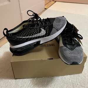 Women’s AirMax Flyknit Racer Blk/white/volt - Size US 6